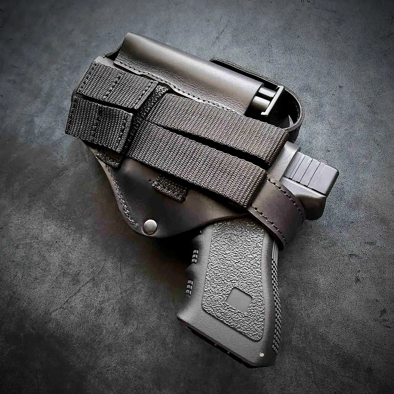 MOLLE Leather Holster for Glock 17 black