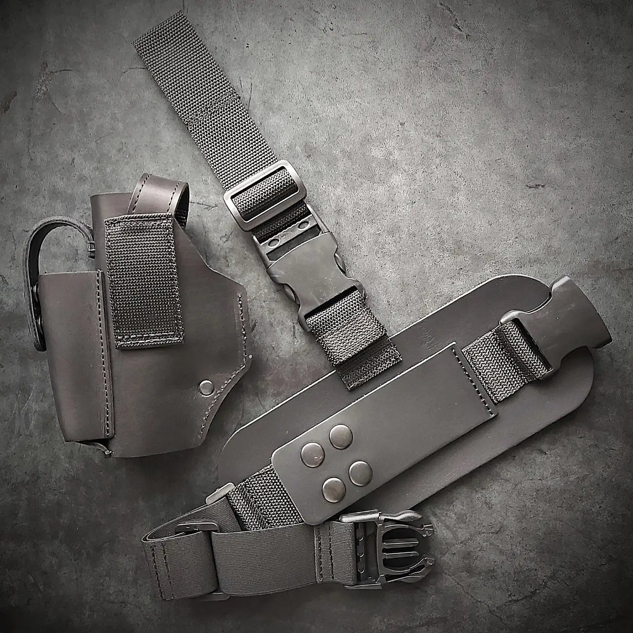 Leather Drop Leg Holster for Glock 19  Black