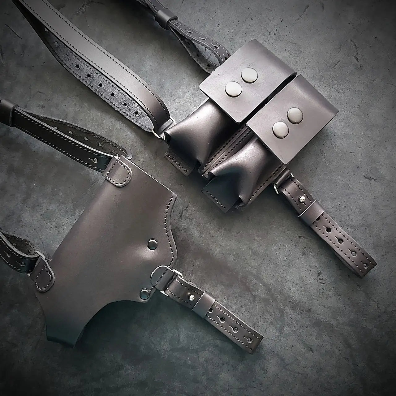 Leather Shoulder Holster for Glock 19 with Double Magazine Pouch  Black