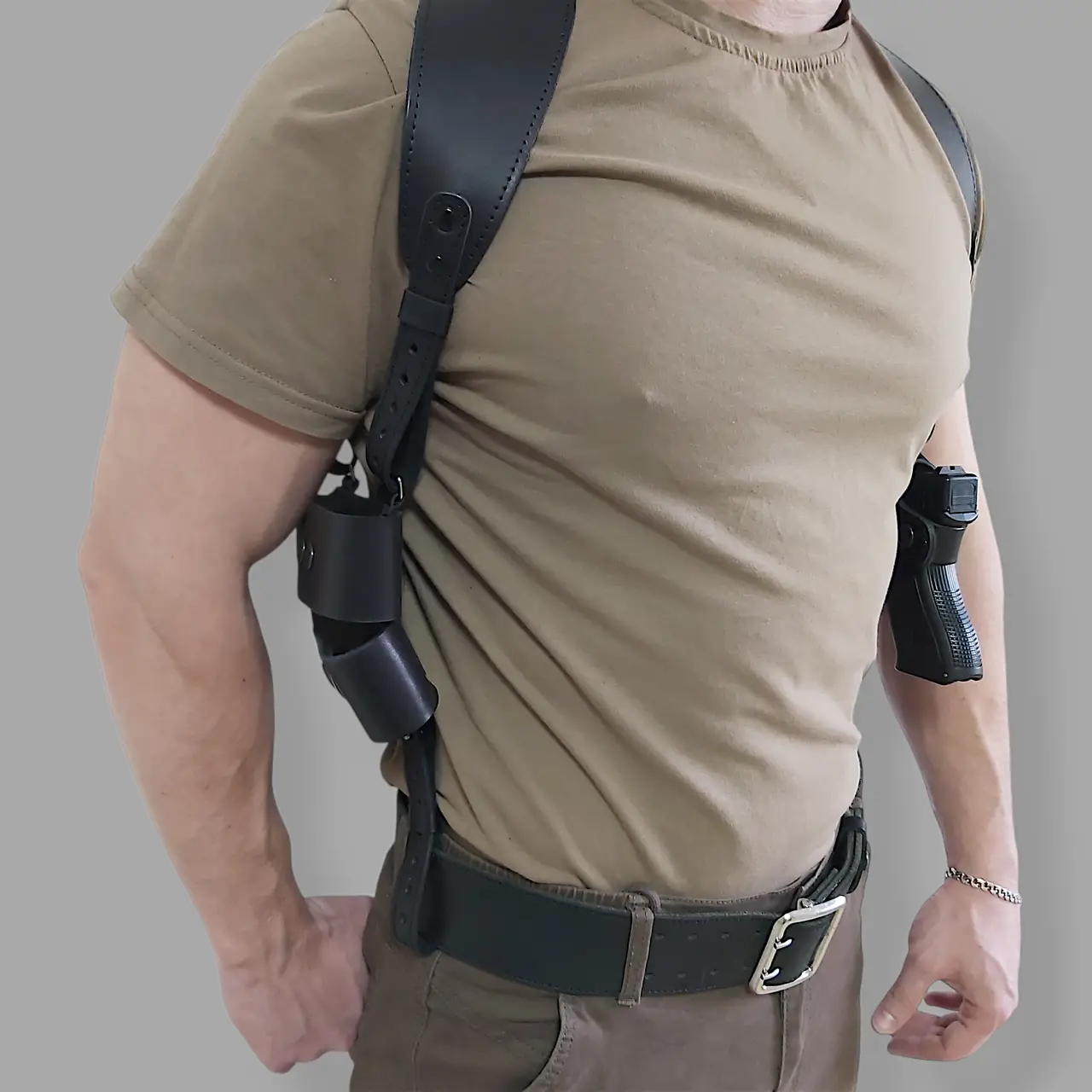 Leather Shoulder Holster for Glock 19 with Double Magazine Pouch  Black