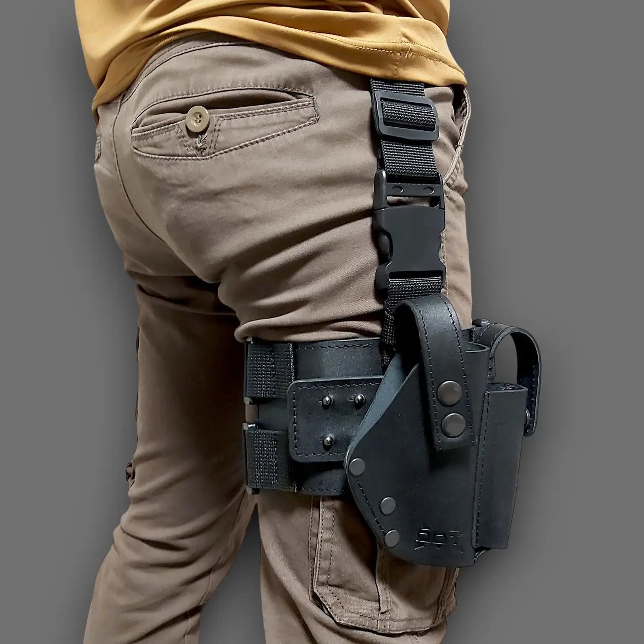 FORT 12/17/20 Leather Drop Leg Holster Black