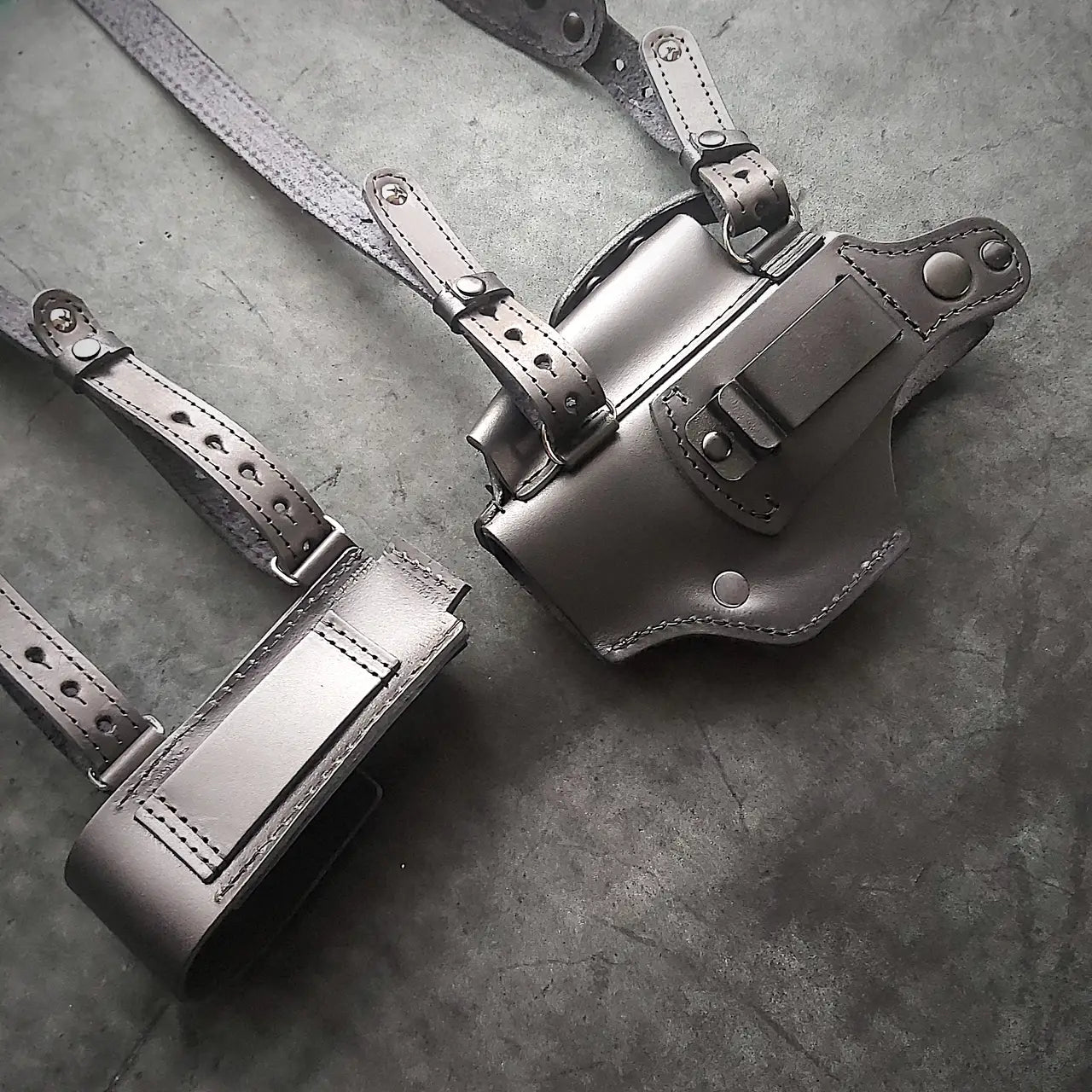 Leather Shoulder Holster for Glock 19 with  Magazine Pouch  Black