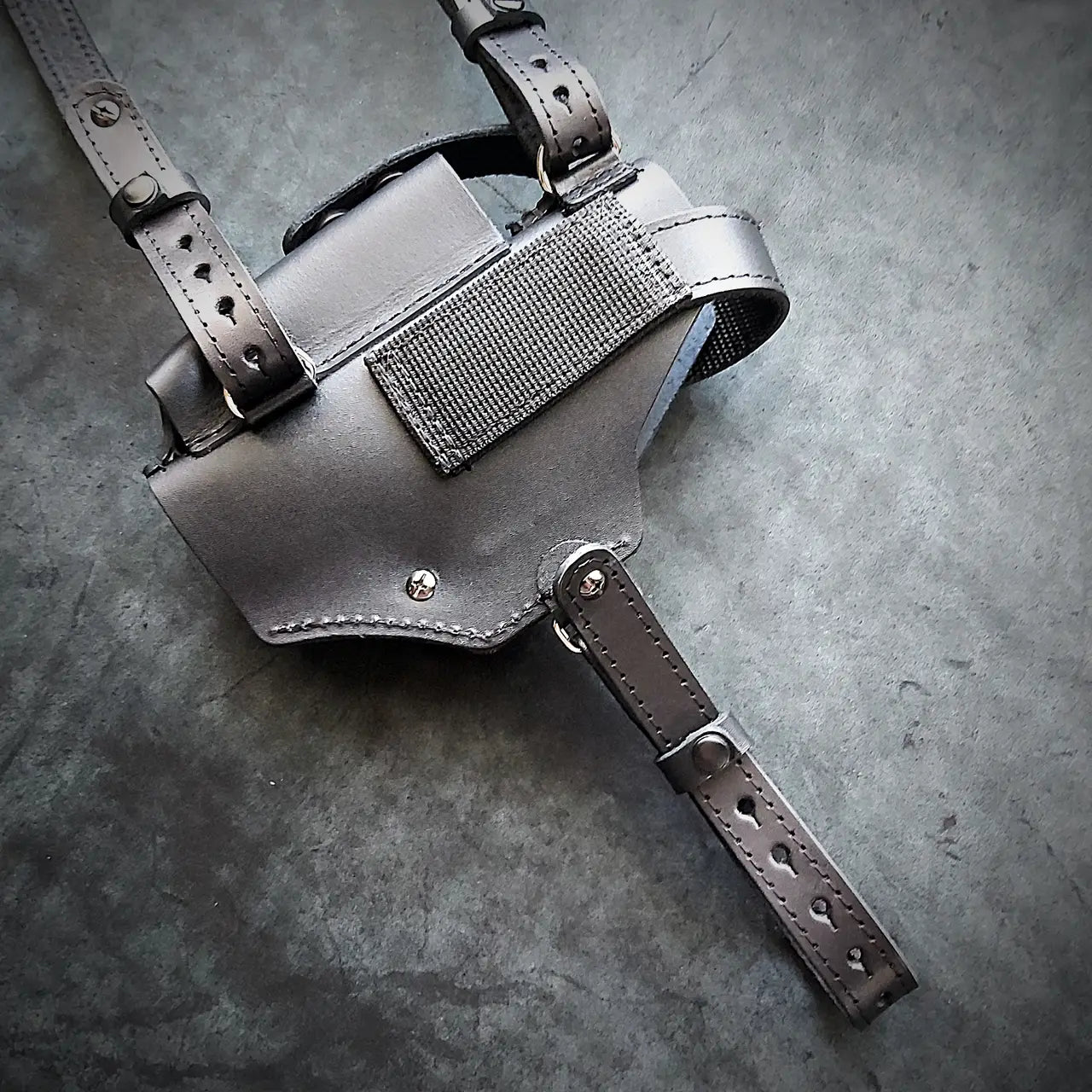 Leather Shoulder Holster for Glock 17  black