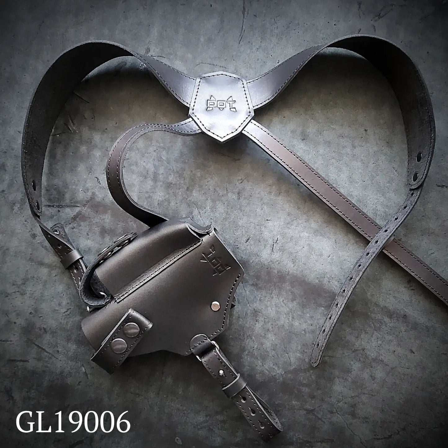 Leather Shoulder Holster for Glock 19 / Walther PDP Full Size  Black